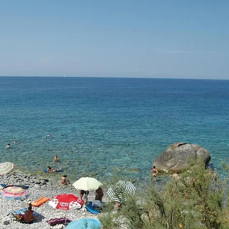 Holiday Casa Virginio 07 *