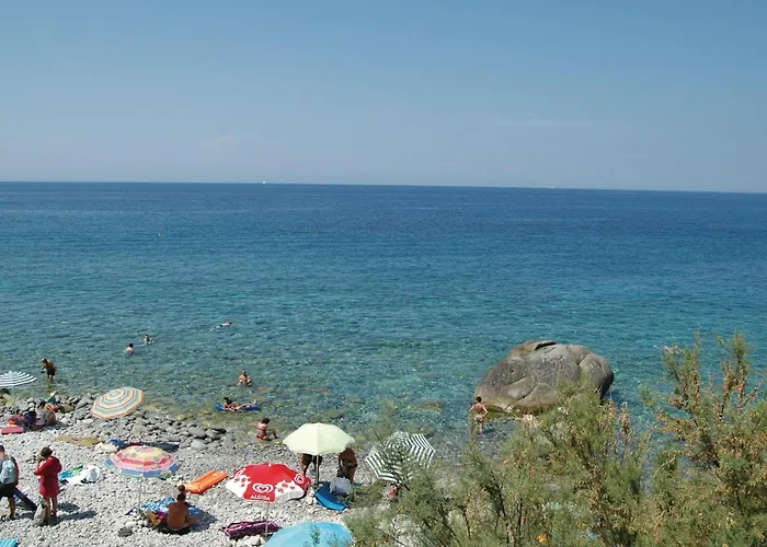 Holiday Casa Virginio 07 *